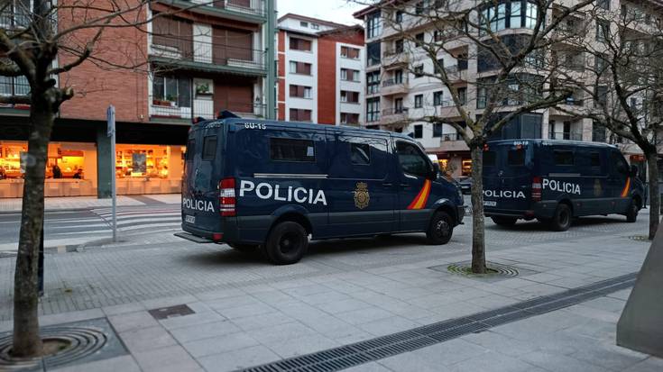 Miaketa lanean dabil Espainiako polizia