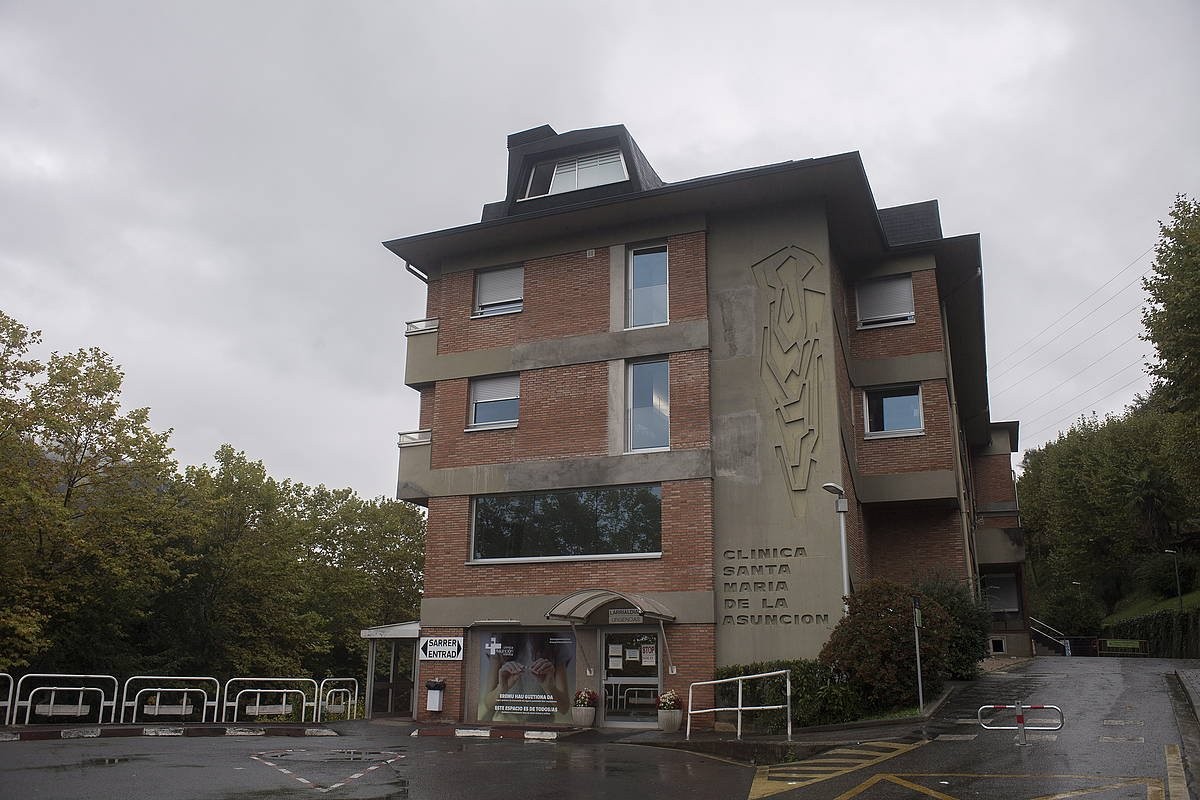 Covid-19 ziurtagiria eskatzen hasiko dira Asuncion Klinikaren sarbidean, ostegunetik aurrera
