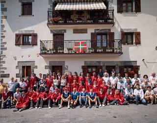 Igande eguerdian proiektatuko dute "Axeri Dantza, herri baten erritua" dokumentala