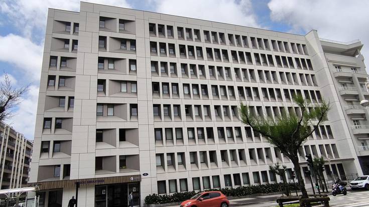 Tolosaldean ospitale publikoaren alde elkarretaratzea egingo dute Groseko anbulatorioaren aurrean