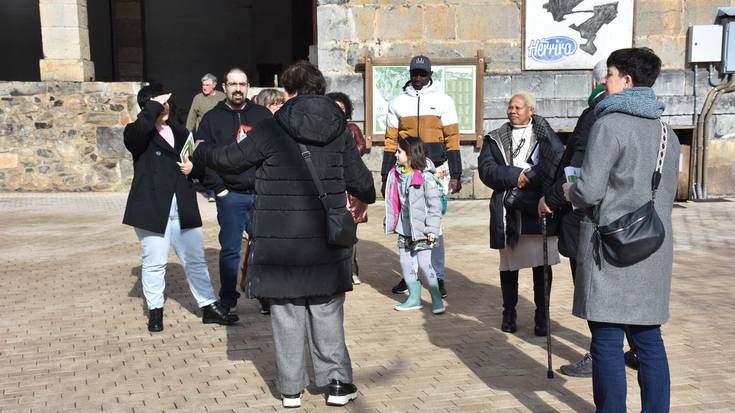 Harrera egin diete Zizurkilera iritsi berri diren herritarrei