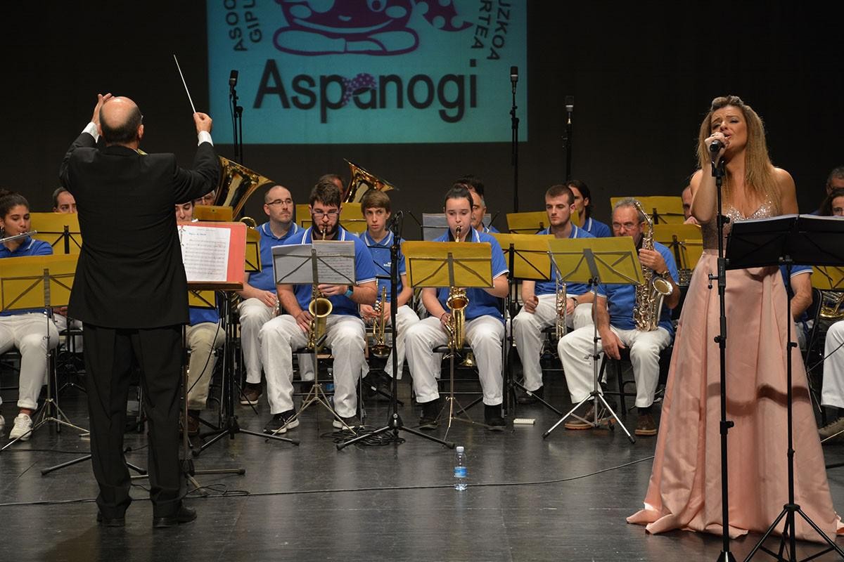 Kontzertu ederra Aspanogiren alde
