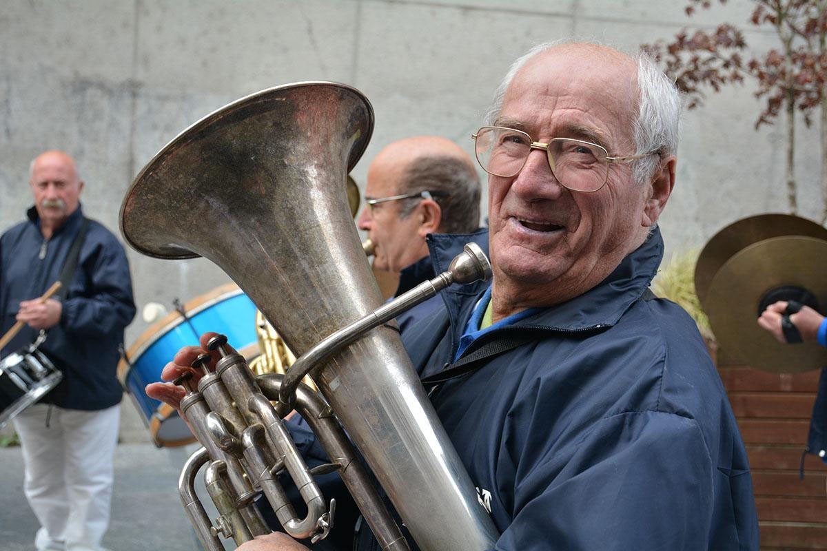 Fitero zendu da, Gora Kaletxiki txarangako eta Udal Musika Bandako bonbardino umoretsua