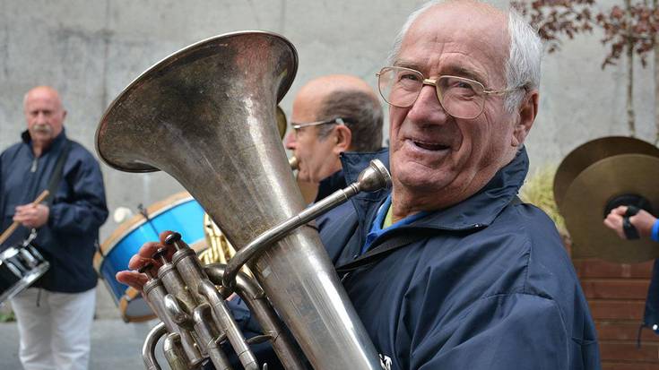 Fitero zendu da, Gora Kaletxiki txarangako eta Udal Musika Bandako bonbardino umoretsua