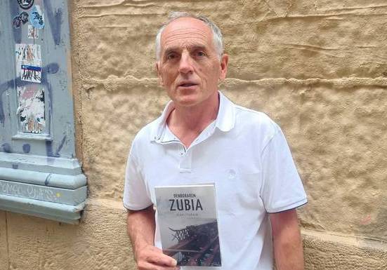 "Denboraren zubia" liburua hizpide izango dute Literatura Solasaldia-n, Iñaki Iturain egilearekin