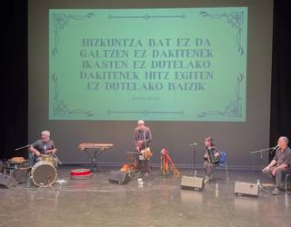 Egape Dantza Taldearen banakoa, Juan Mari Beltran Laukotearen kontzertuan