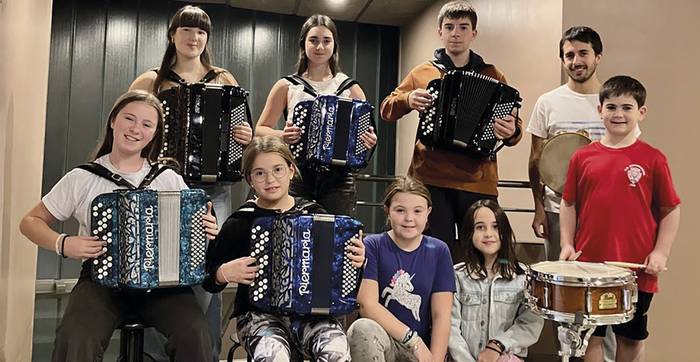 Kontzertua Zaharren egoitzan