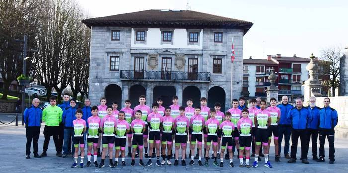 Abiatu dute errepideko denboraldia