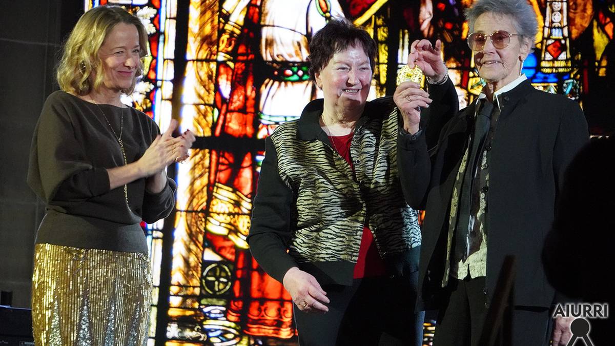 Gipuzkoako Urrezko Domina eman diote Lurdes Iriondori, euskal kulturaren eta hizkuntzaren susperraldian biziki eragiteagatik