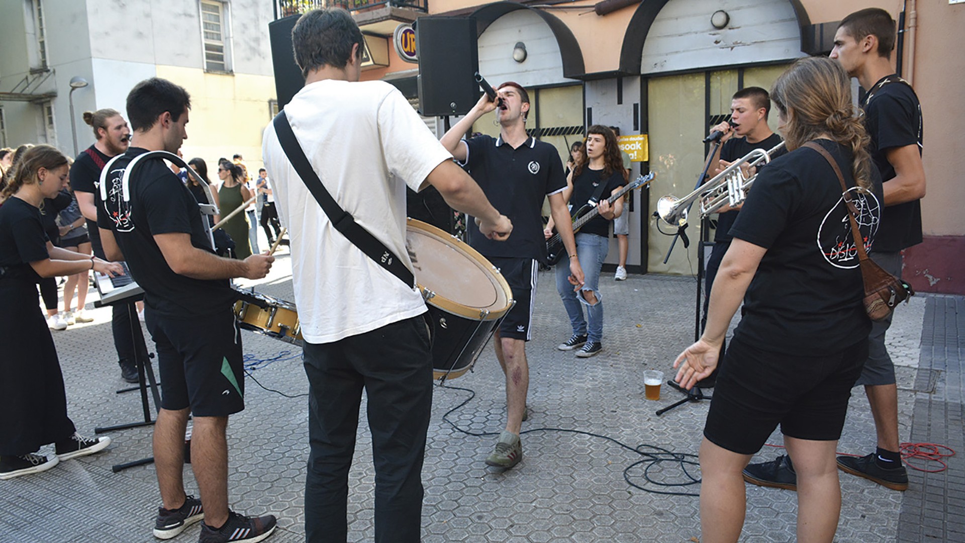 Distopia elektrotxaranga San Bartolome egunean
