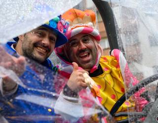 Euria, haizea, hotza... eta gora Inauteriak!