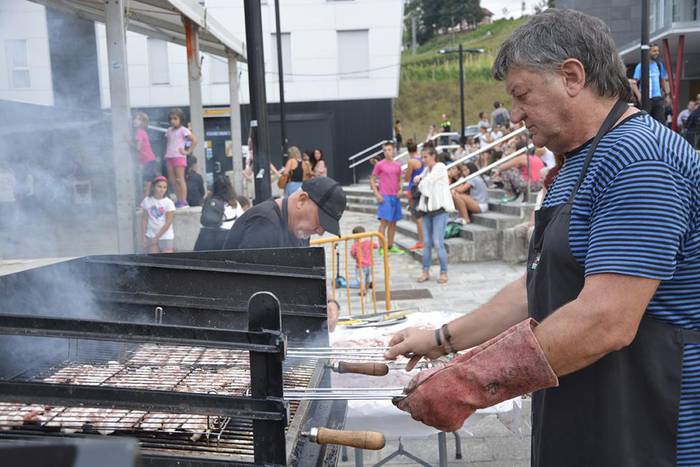 Barrikotea Elbarrenako festen atarian