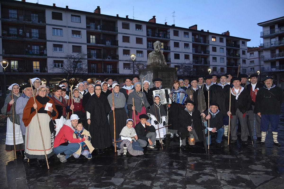 25 urtez Santa Agedaren usadioa berritzen