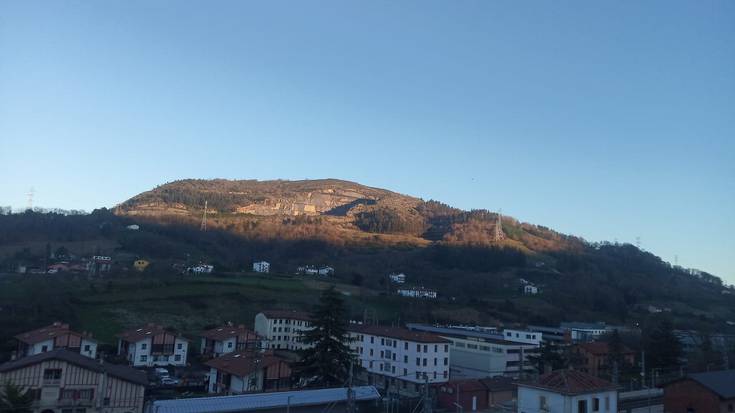Gurutzea eraitsi eta geroko paisaia
