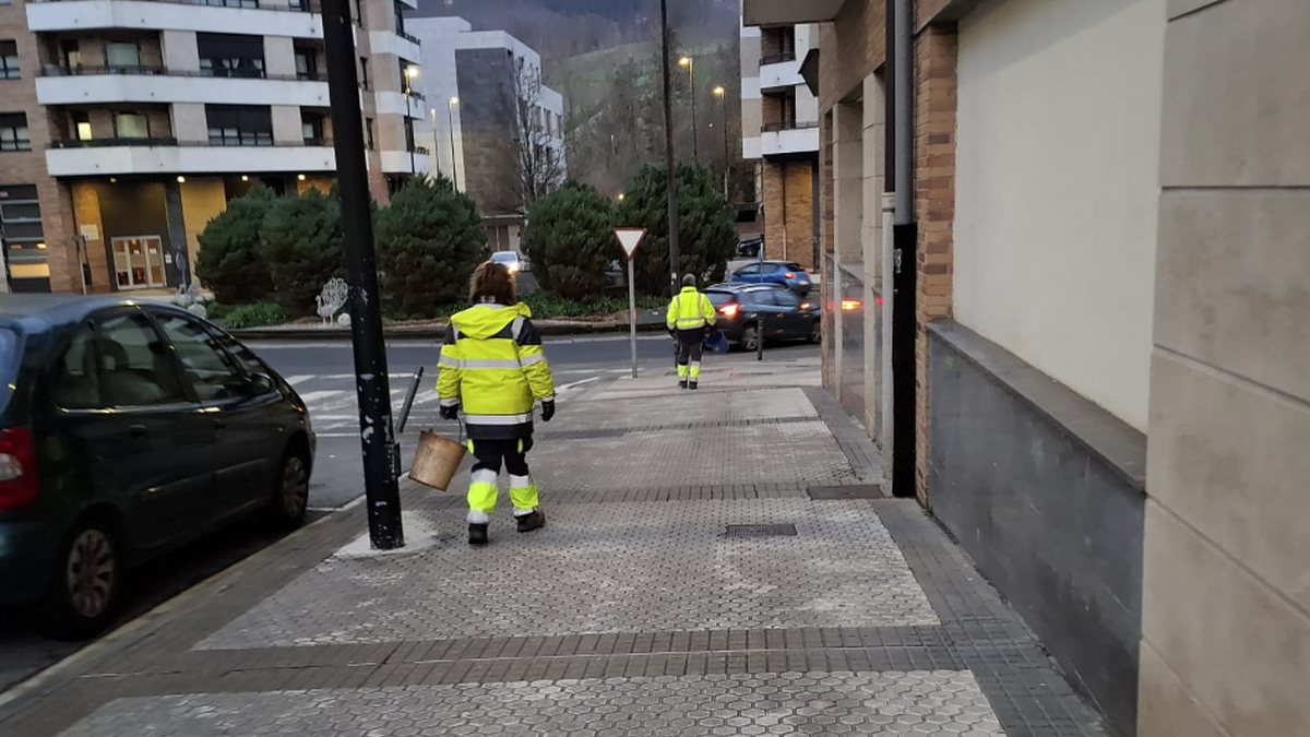 Arretaz ibili beharra dago