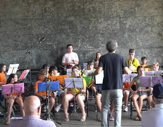 Udal Musika Eskolako Mugaz taldea: "Oye como va" (Tito Puente)