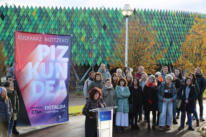 Autobusak antolatu ditu Hernanialdeko AEK-k, "Pizkundea" ekitaldira joateko