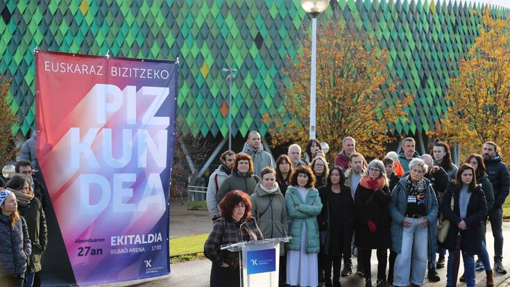 Autobusak antolatu ditu Hernanialdeko AEK-k, "Pizkundea" ekitaldira joateko