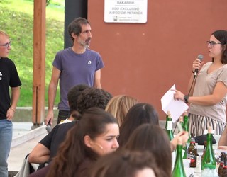 Burrunba Egunean, Iker Ormazabal eta Iker Goñi bertsolariak: hiru herrietatik zer gogoko, zer ez