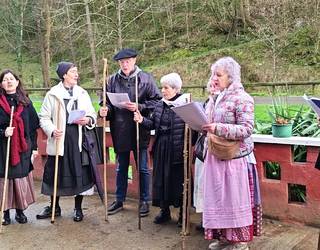 "Oles Oles lurra esna zaitez" kantari, Asteasuko kantu-errondan