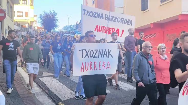 Txosna Batzordeak deitutako manifestazioa