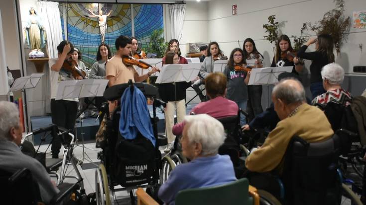 Loatzo Musika Eskolako orkestra, Santio Egoitzan