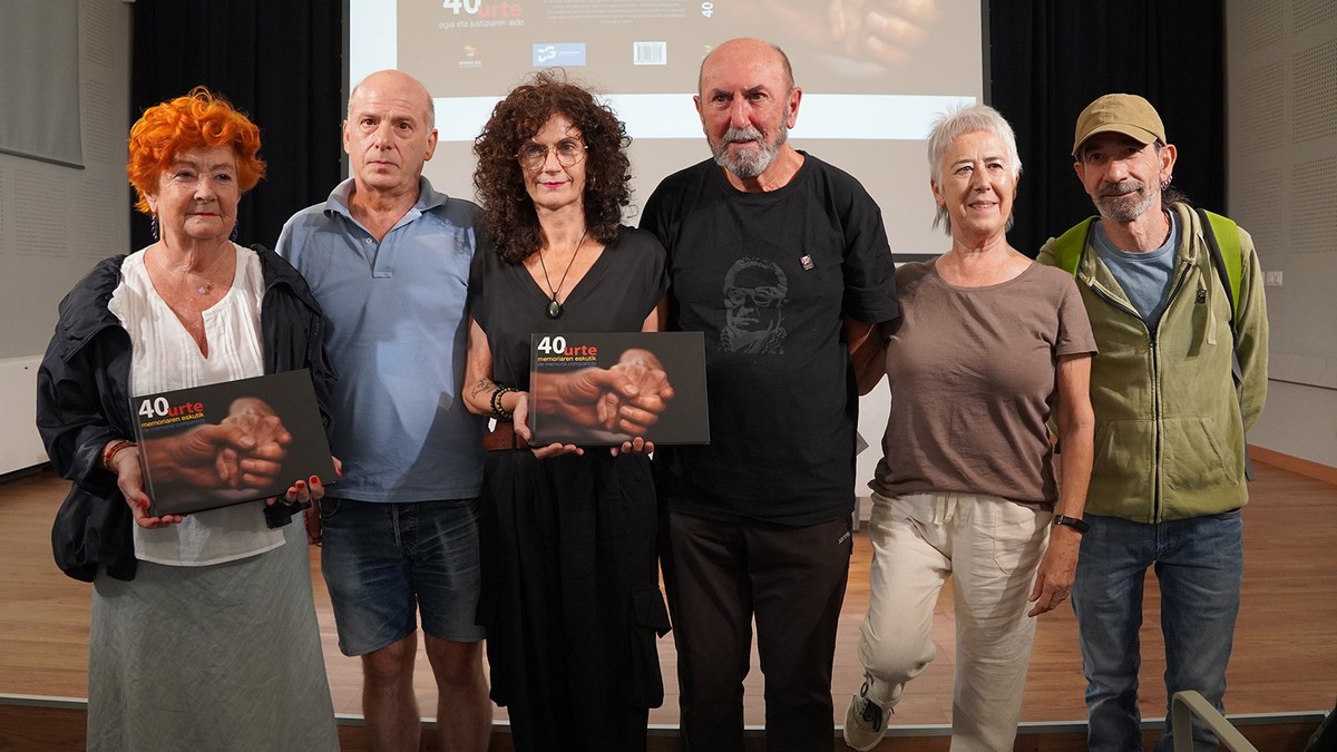 “40 urte memoriaren eskutik”: Intxorta elkartearen ibilbidea kontatzen duen liburu mardula