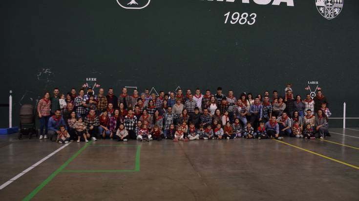 Alkandoradunen argazkia, ostiral iluntzean