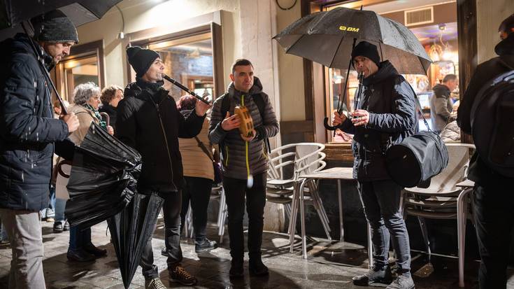 Oinkarik ekin dio ospakizunari