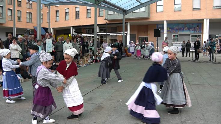 Urki Dantza Taldeko dantzari txikiak: Polka pik