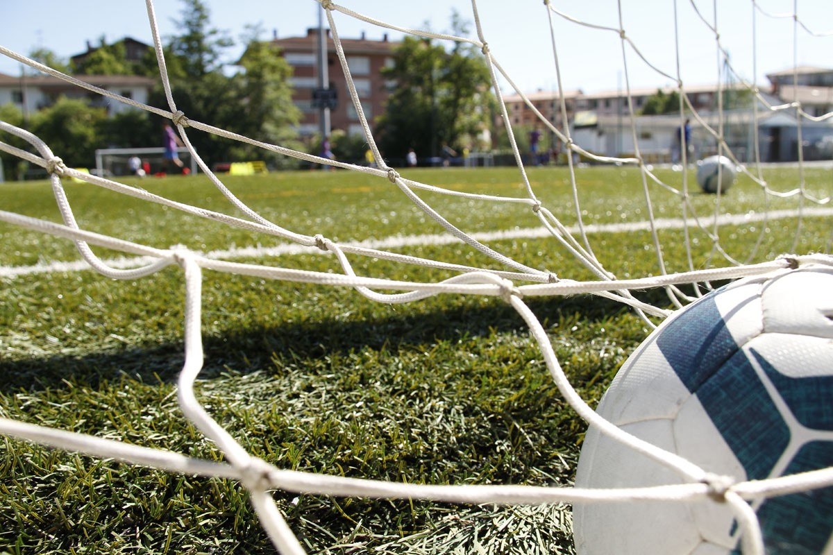 Danena eta Billabona futbol eskoletan izena emateko epea, zabalik