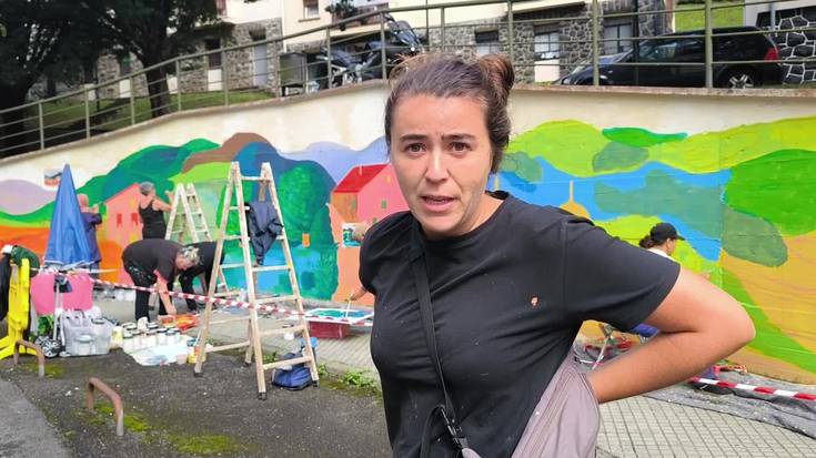 "Muralismoa Andoainen" programa: Maialen Arozena, Oihane Lezama eta Leire Otegiren azalpenak
