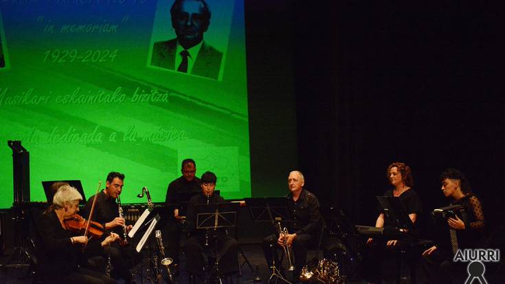 Luis Fraca eta berak sortutako musika goraipatu zituzten Basteron