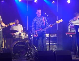 Natural Project taldearen kontzertua ESCIVI eskolan: "Triangelu eskalenoa"