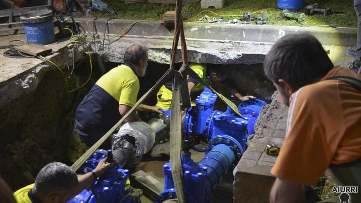 Ur edangarriaren emaria neurtzeko aparailua ipini dute Karrikan