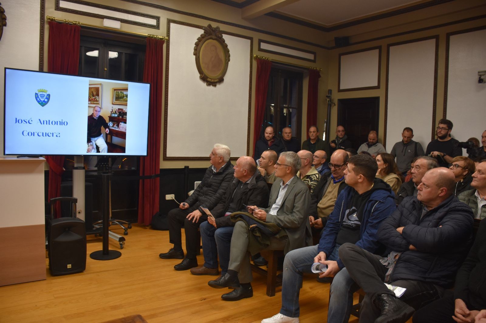 Euskalduna futbol taldearen mendeurrena aurkeztu dute, Andoaingo Udaletxeko batzar aretoan