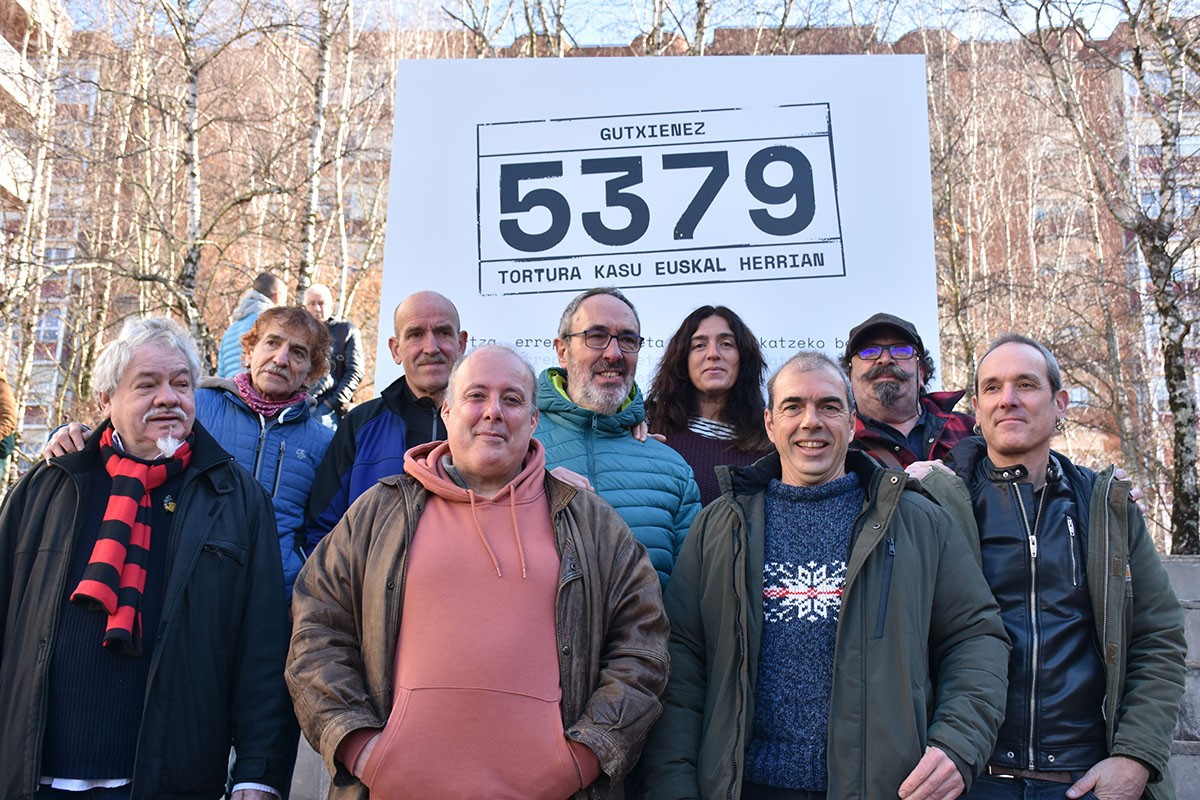 Euskal Herrian modu masibo eta sistematikoan torturatu dela salatu dute