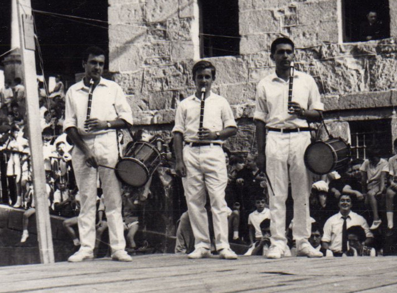 Joxe Antonio Zalakain hil da, hainbat urtetan txistularia izan zena