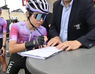 Txirrindulari profesionala bihurtu da Irati Aranguren, Laboral Kutxa Euskadik fitxatuta