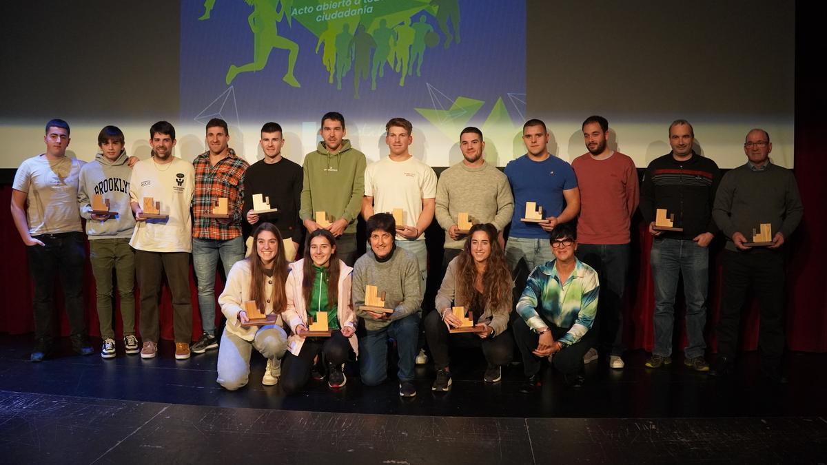 Kirol Gala antolatu du Urnietako Udalak, herriko kirolarien lorpenei aitortza egiteko