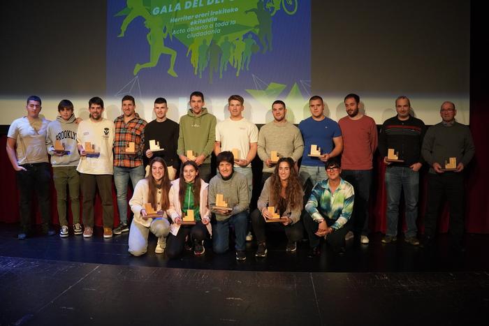 Kirol Gala antolatu du Urnietako Udalak, herriko kirolarien lorpenei aitortza egiteko