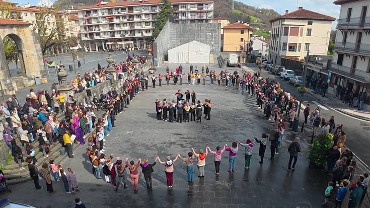 "Pauso txikiekin, erabat gaiztotu nahi diguten mundu hau aldatu nahi dugu"