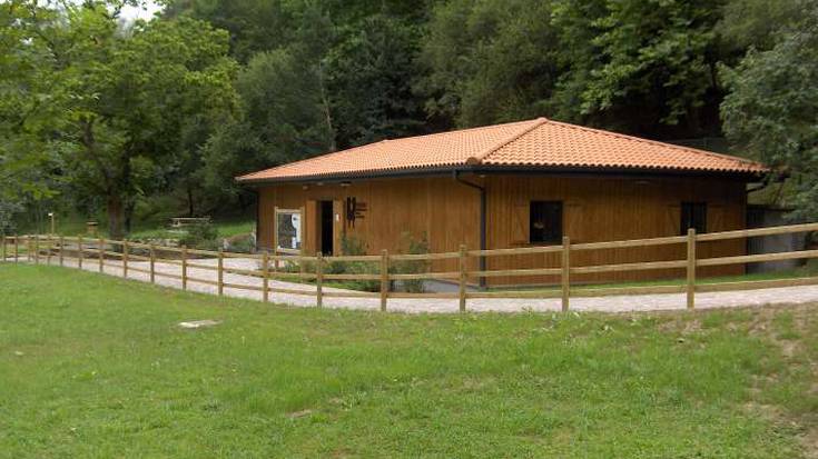Leitzaran Bisitarien Etxea Andoaingo bailaraz gozatzeko eta ezagutarazteko zentroa