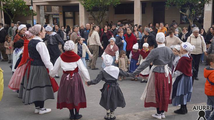 Giro alaian ospatu dituzte gaztain-jatea eta erromeria, Urkiren eskutik